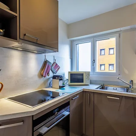 Les Platanes I1 - 6 Pers - Centre Station Apartment *