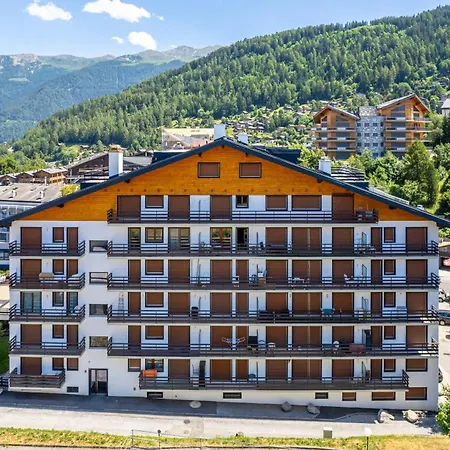 Les Platanes I1 - 6 Pers - Centre Station Apartment *